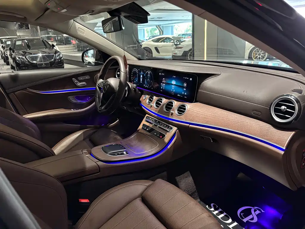 Mercedes-Benz E-Class 2022 — фото 16