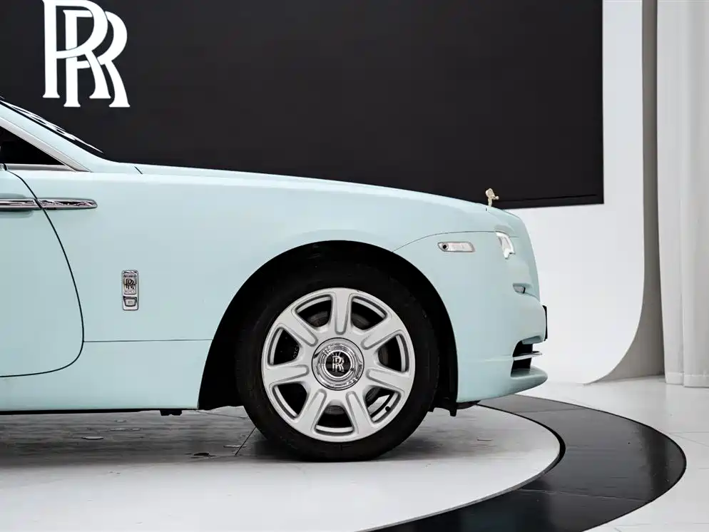 Rolls-Royce Phantom 2017 — фото 21