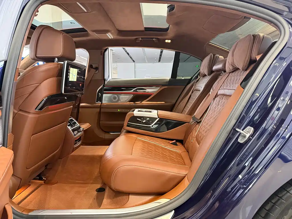 BMW 7 Series 2022 — фото 12