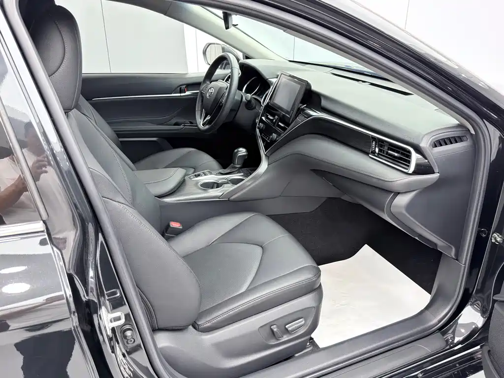 Toyota Camry 2021 — фото 21