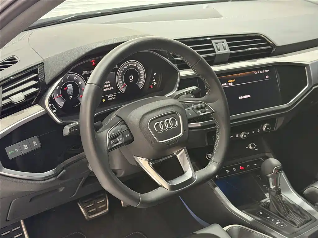 Audi Q3 2024 — фото 15