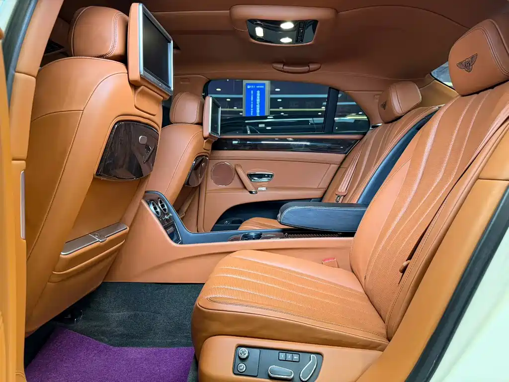 Bentley Flying Spur 2014 — фото 9