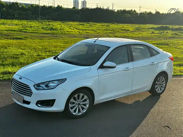 Ford Escort 2015