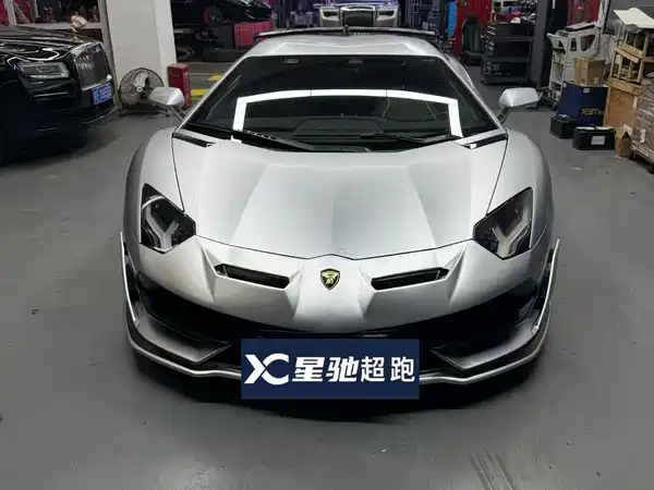 Lamborghini Aventador 2011