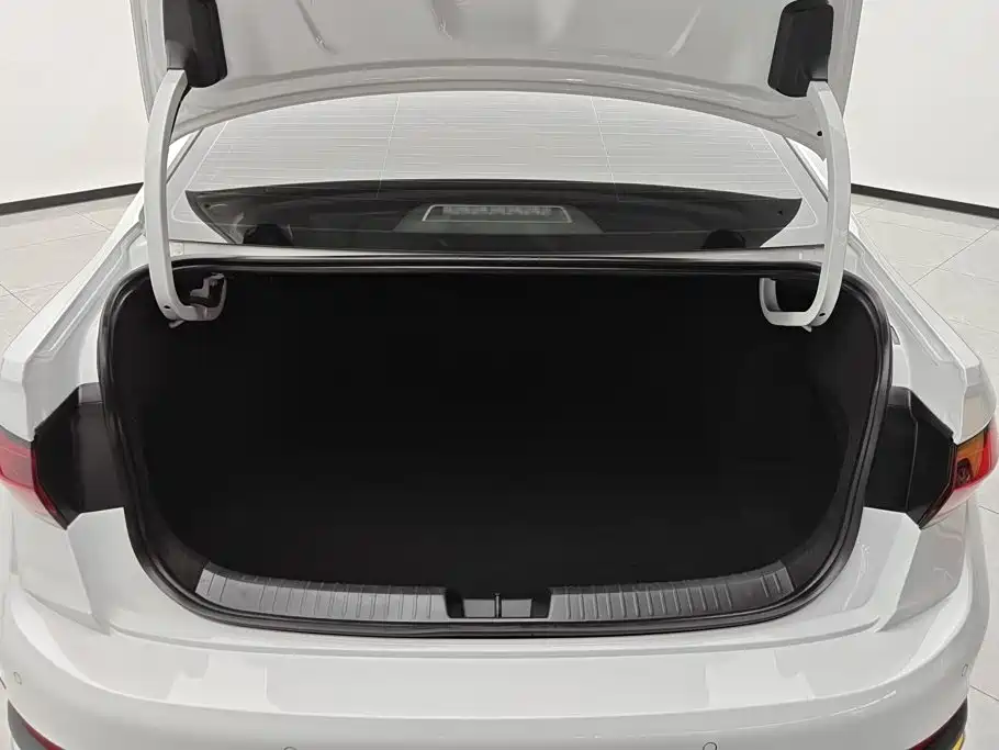 Volkswagen Sagitar 2025