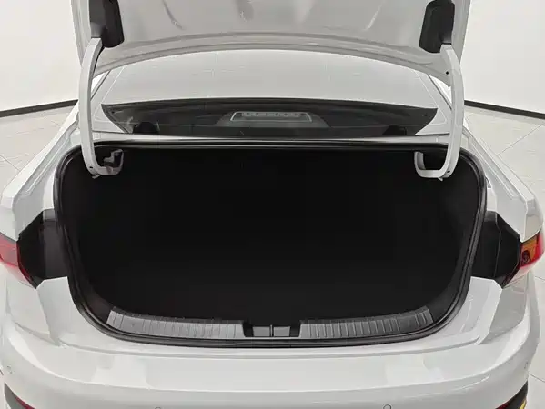 Volkswagen Sagitar 2025