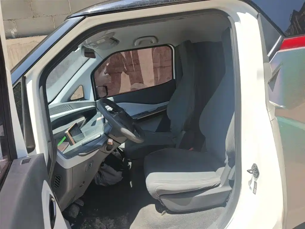 Wuling Nano EV 2022 — фото 15