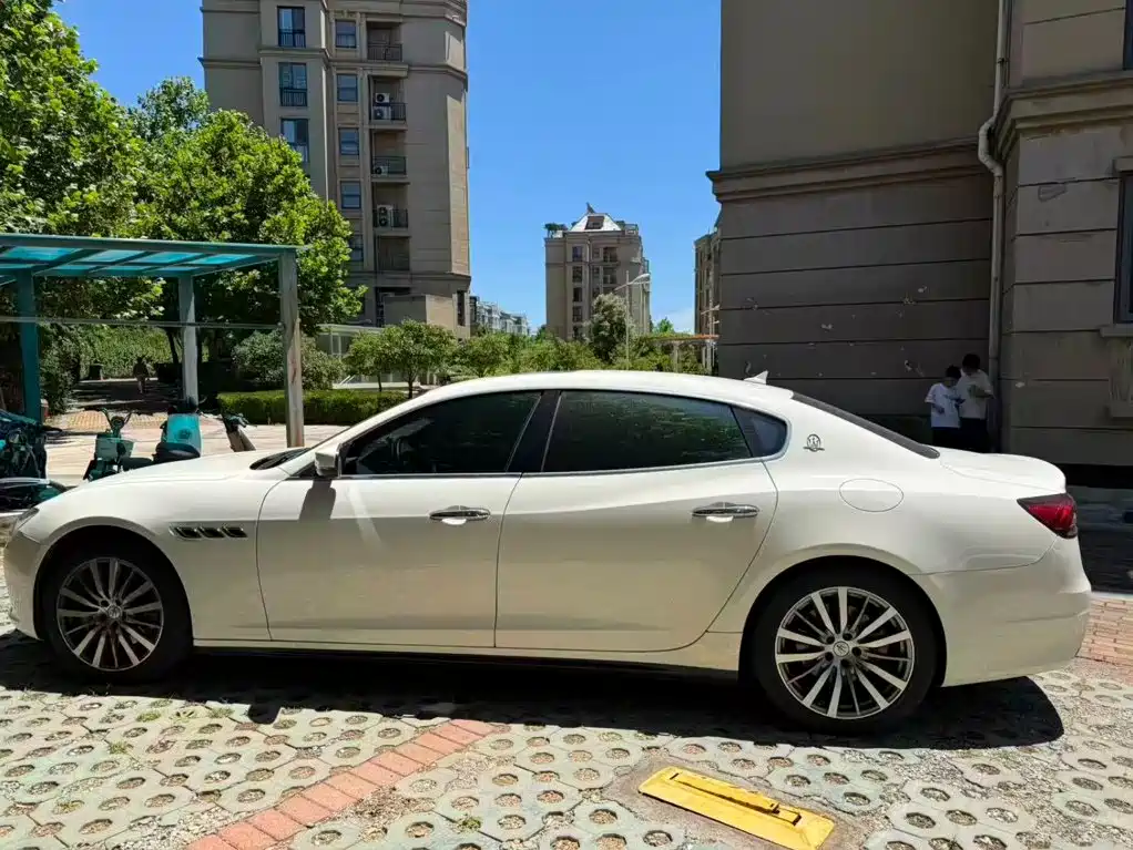 Maserati Quattroporte 2023 — фото 2