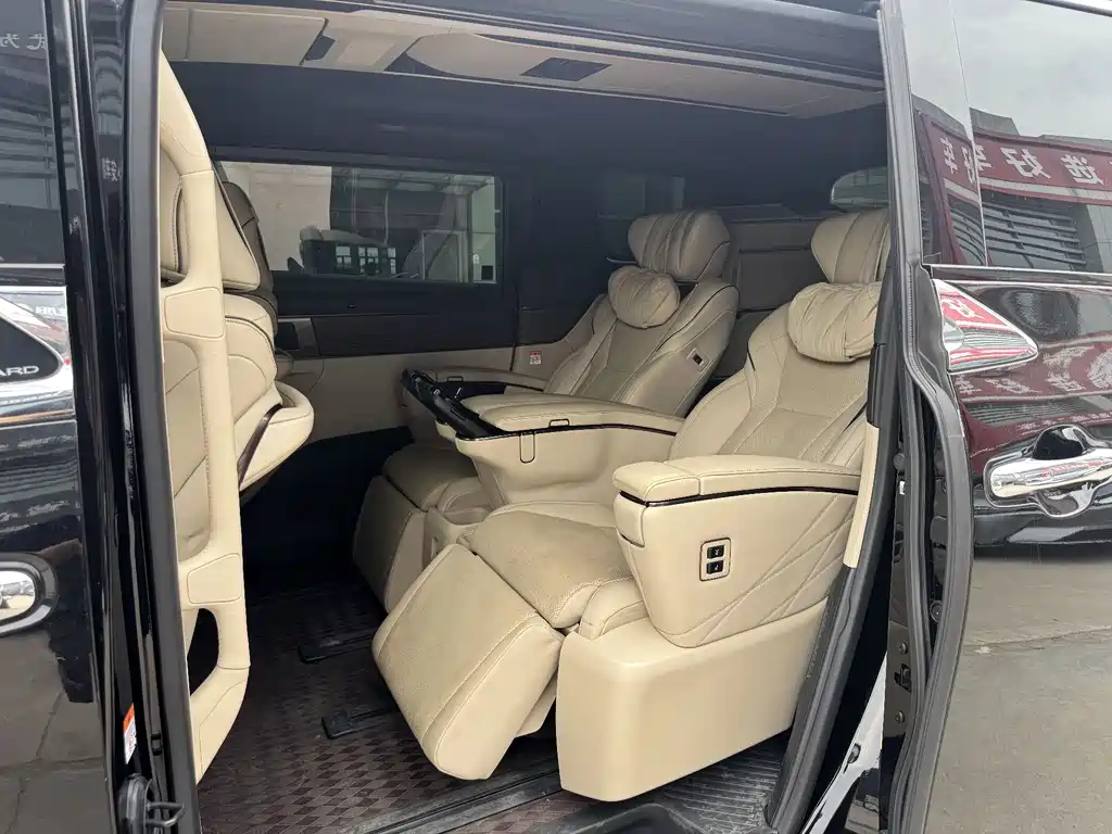 Toyota Alphard 2024