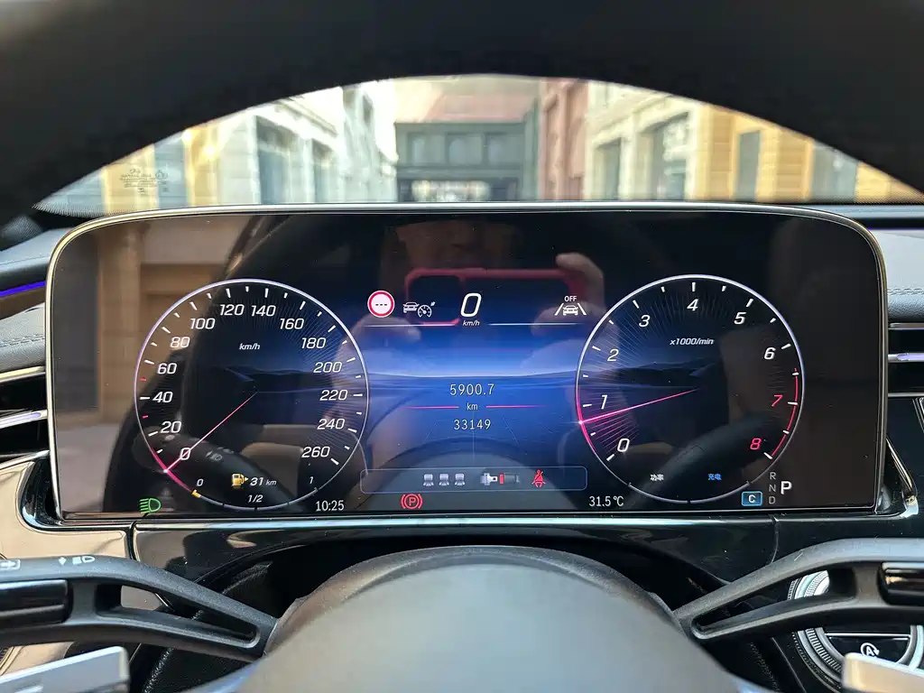 Mercedes-Benz E-Class 2025 — фото 13