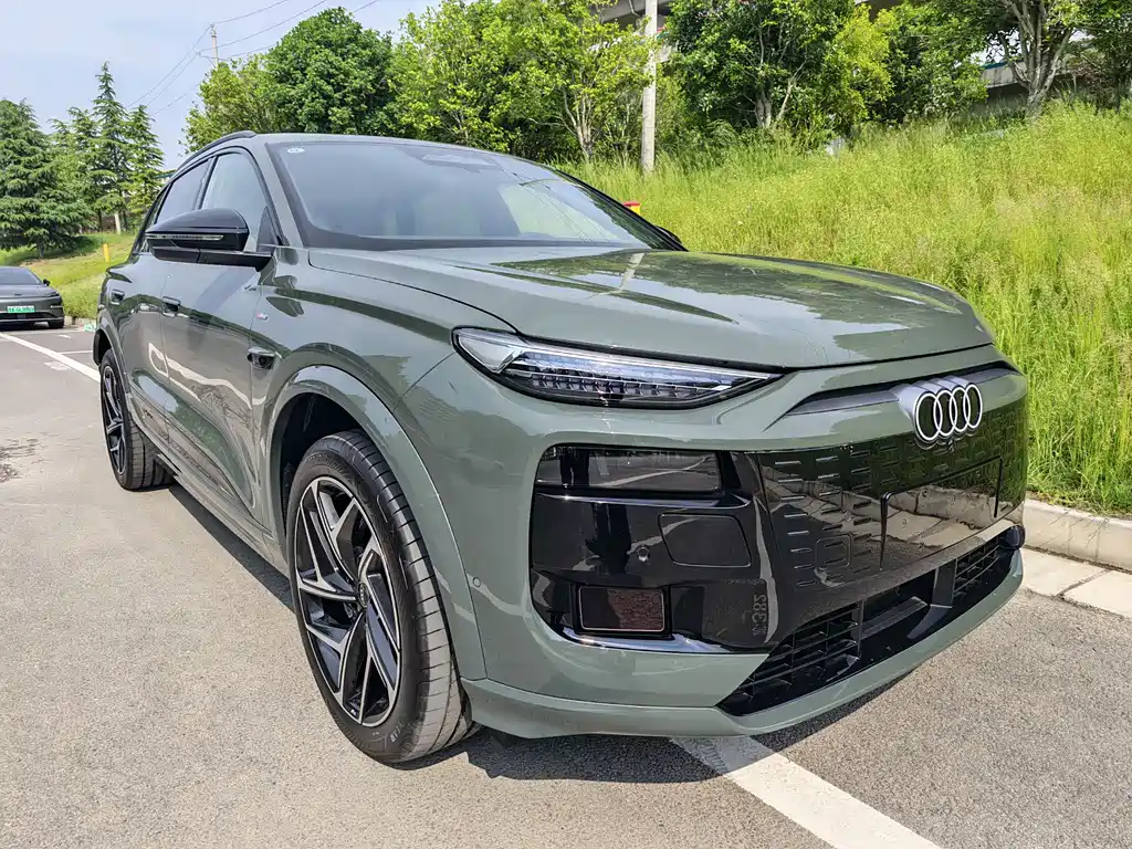 Audi Q6L e-tron 2025 — фото 3