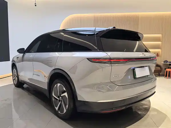 NIO ES8 2024