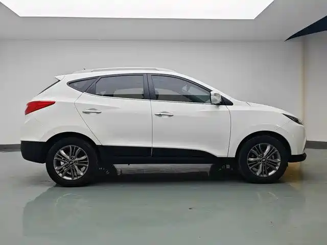 Hyundai ix35 2015 — фото 11