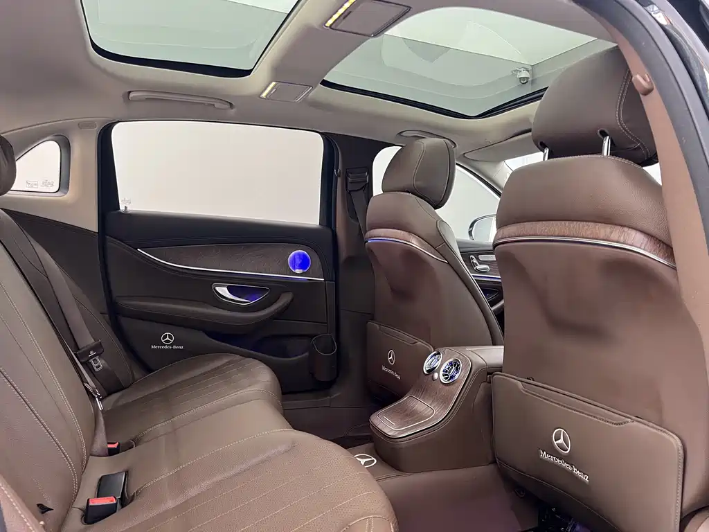 Mercedes-Benz E-Class 2023 — фото 29