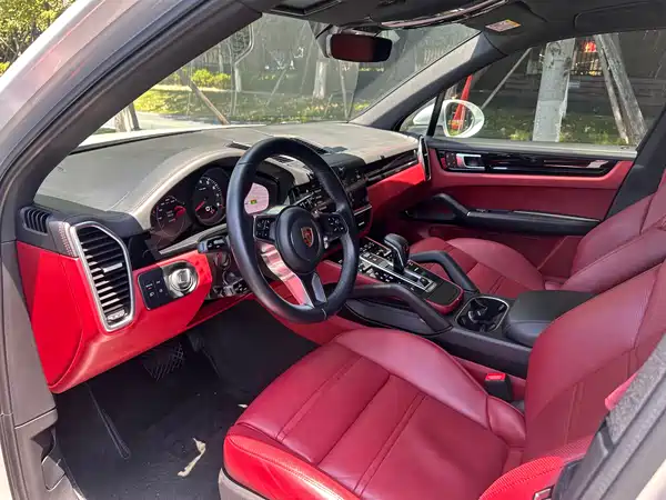 Porsche Cayenne 2022