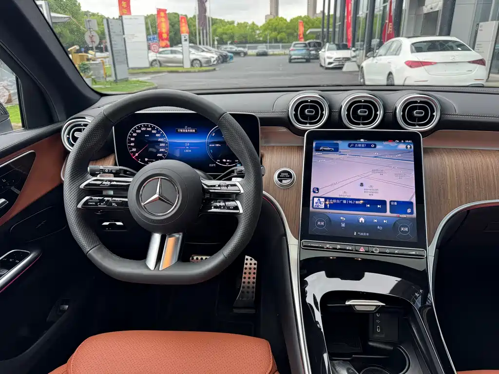 Mercedes-Benz GLC EV 2026 — фото 13