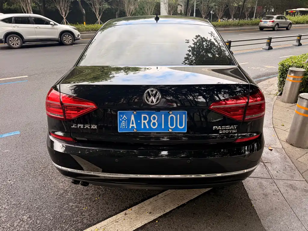 Volkswagen Passat 2018 — фото 12