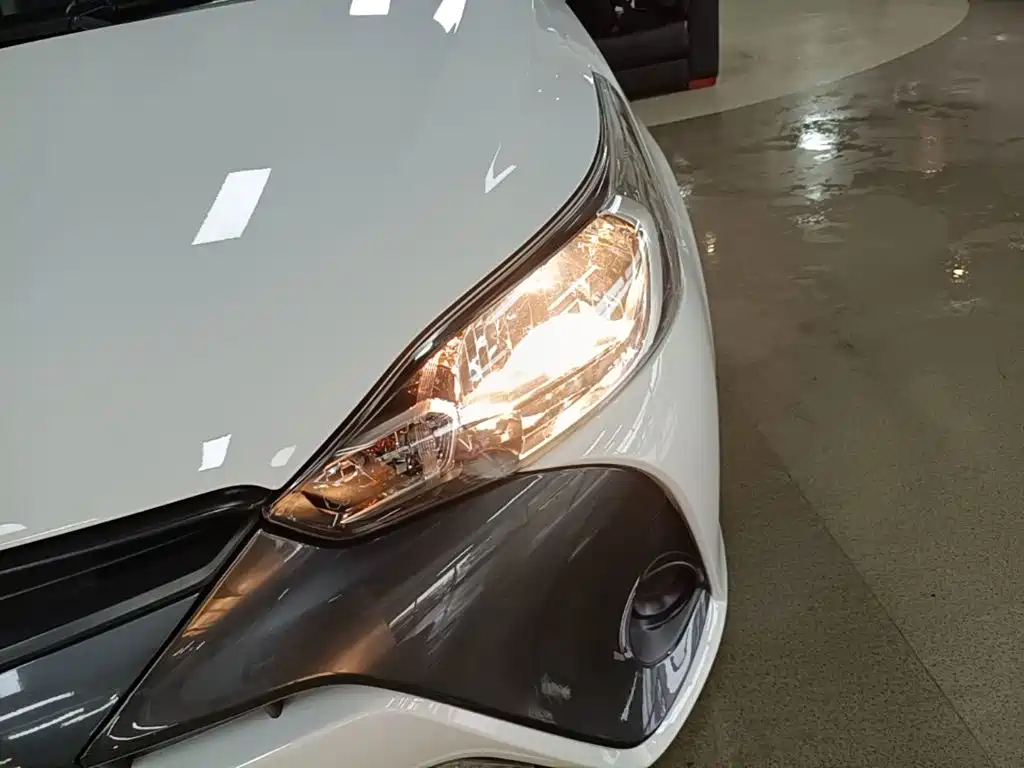 Toyota Yaris L 2019 — фото 24