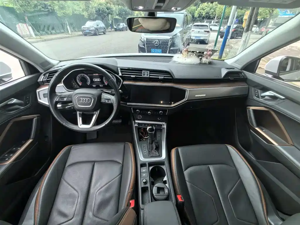 Audi Q3 2021 — фото 12
