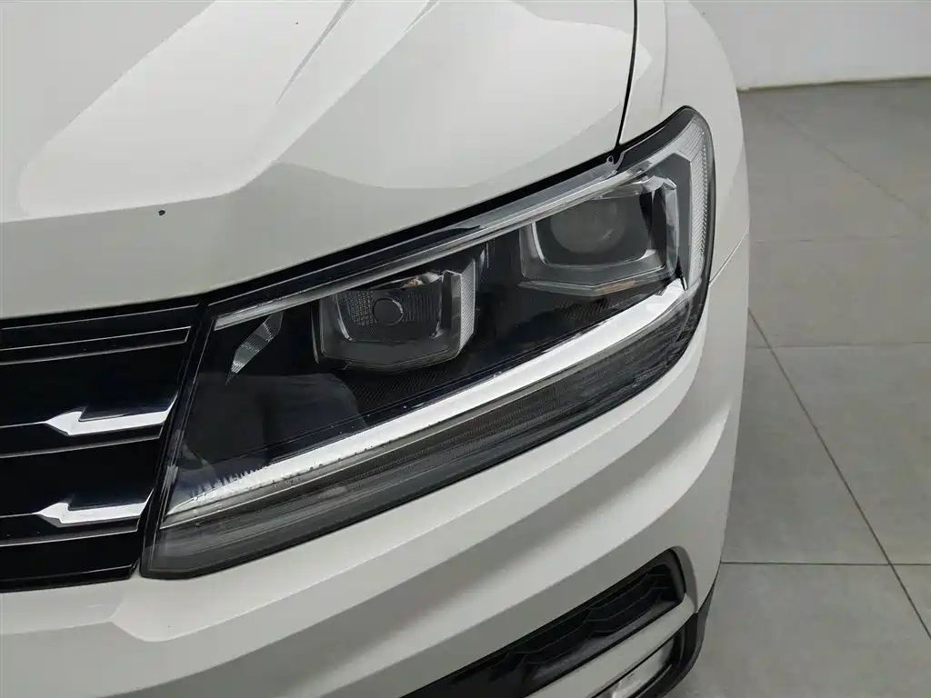 Volkswagen Tiguan L 2017 — фото 7