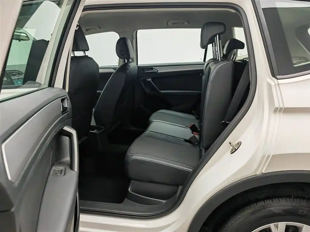 Volkswagen Tiguan L 2017 — фото 15