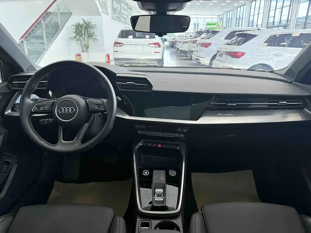 Audi A3 2023 — фото 16