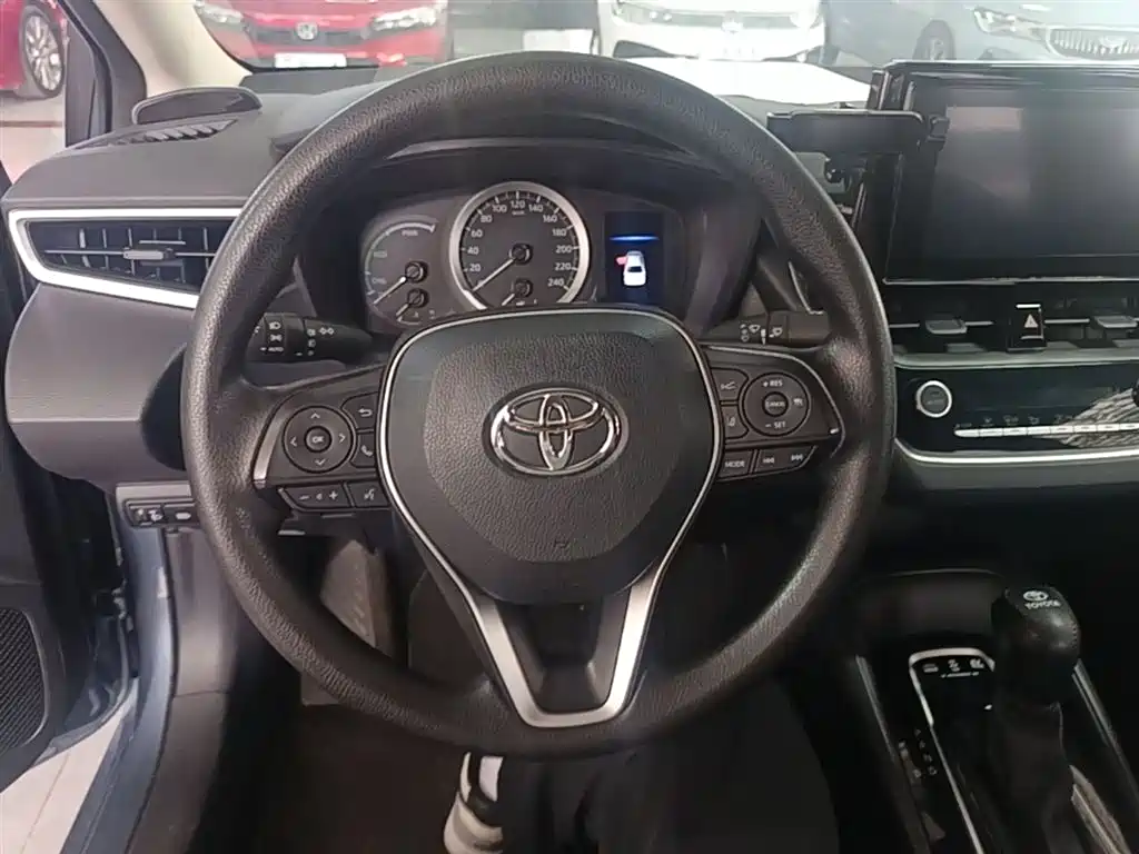 Toyota Corolla 2022 — фото 11