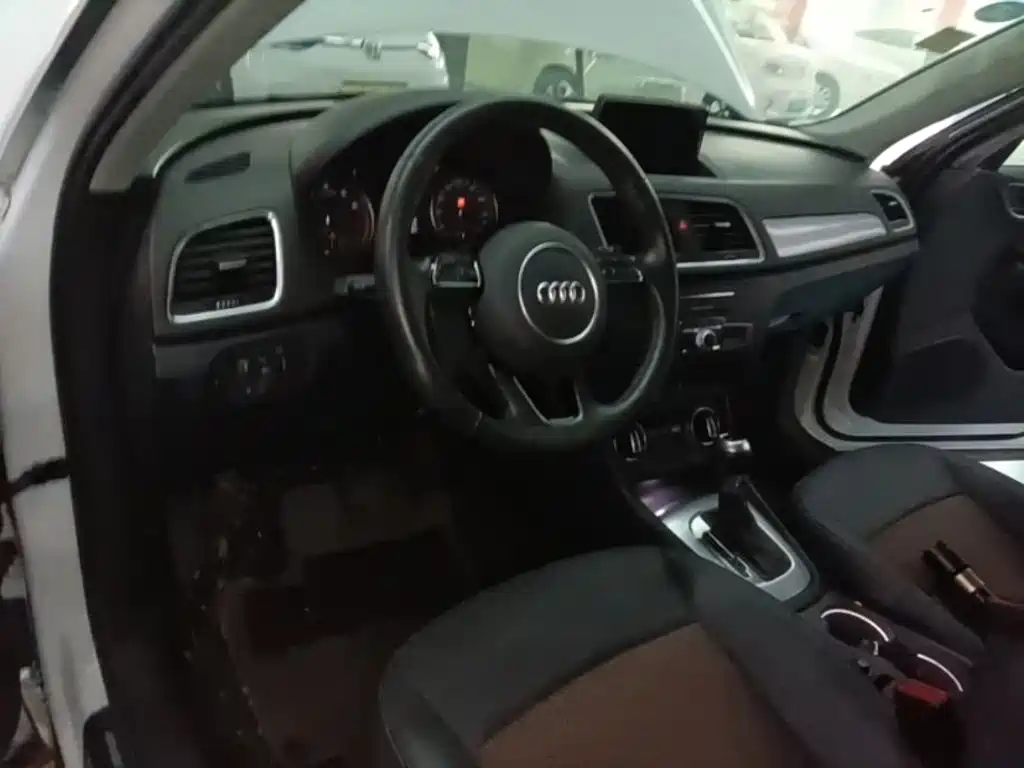 Audi Q3 2019 — фото 10