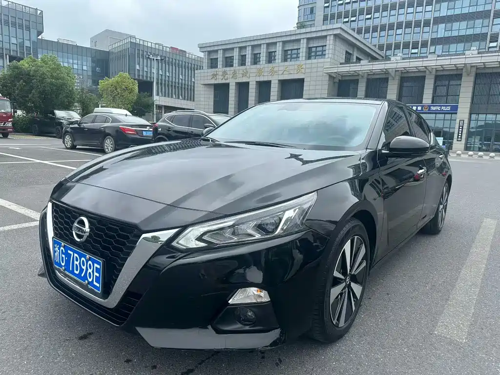 Nissan Teana 2022
