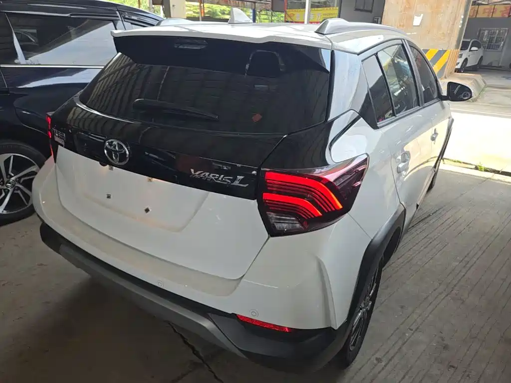 Toyota Yaris L 2023
