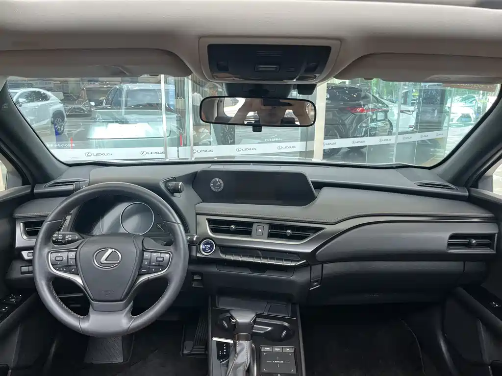 Lexus UX 2022