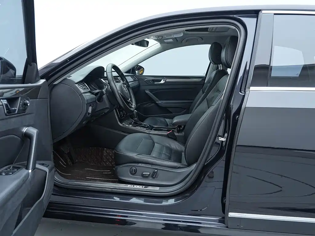 Volkswagen Passat 2017 — фото 20