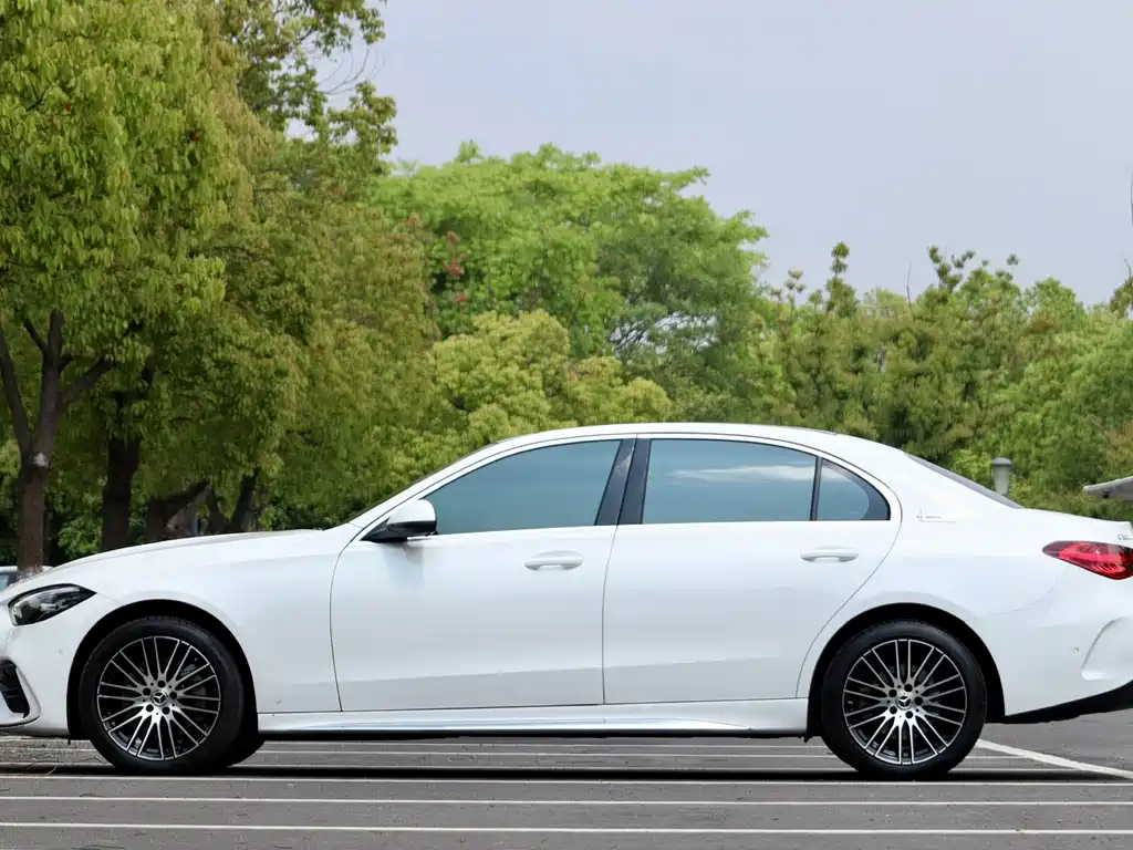 Mercedes-Benz C-Class 2023 — фото 6