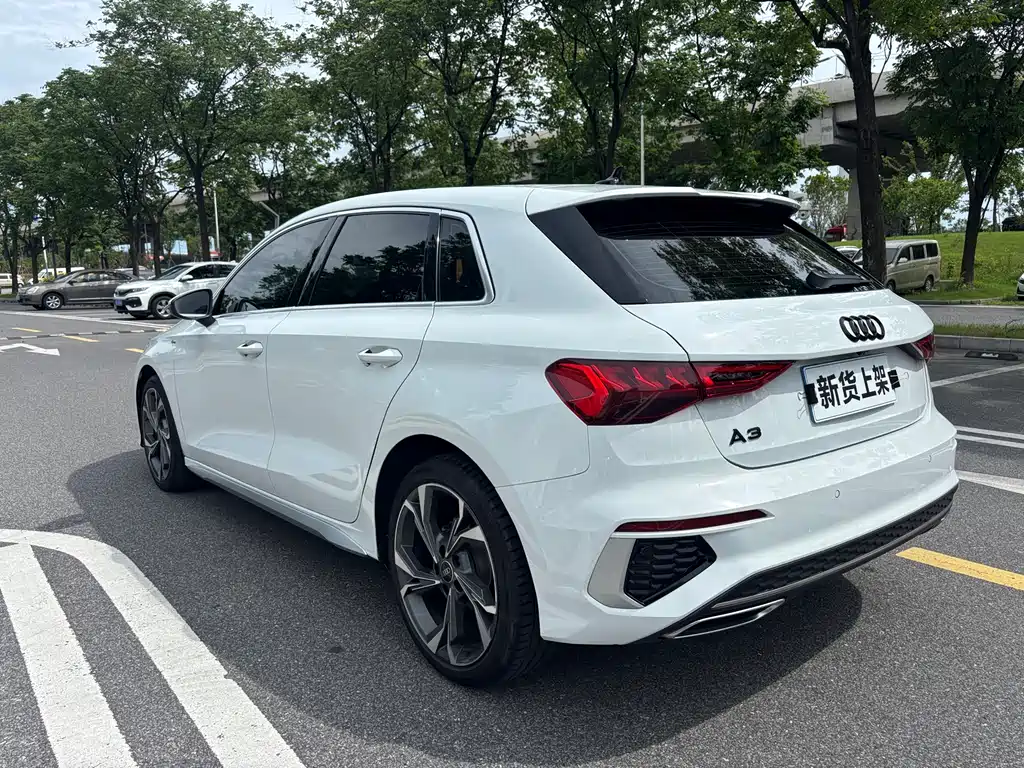 Audi A3 2023 — фото 15