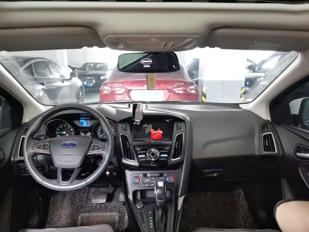 Ford Focus 2017 — фото 13