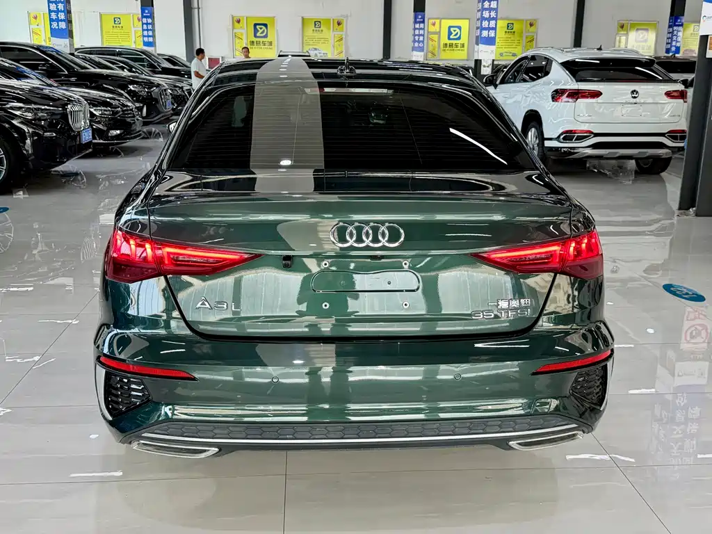 Audi A3 2023 — фото 10