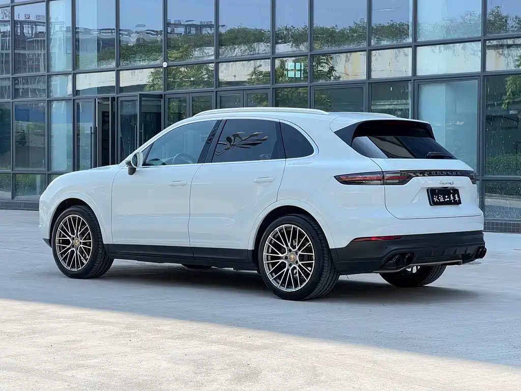 Porsche Cayenne 2019 — фото 4