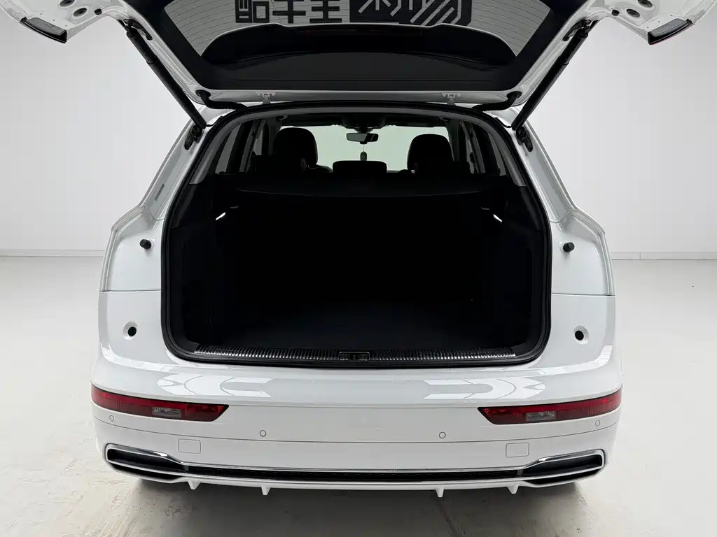 Audi Q5L 2021 — фото 17