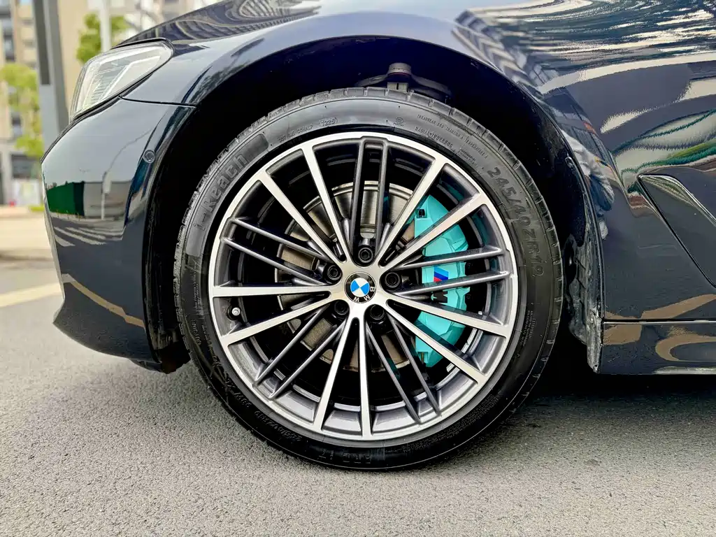 BMW 5 Series 2021