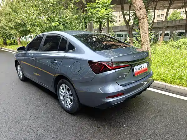 Roewe i5 2025