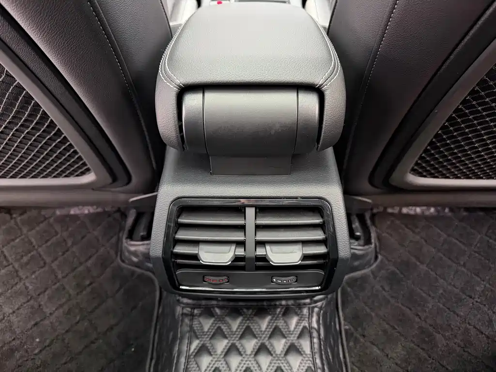 Audi Q3 2022 — фото 14
