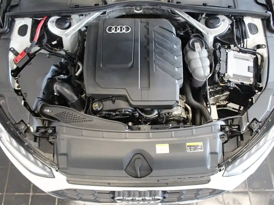 Audi A4L 2024 — фото 14