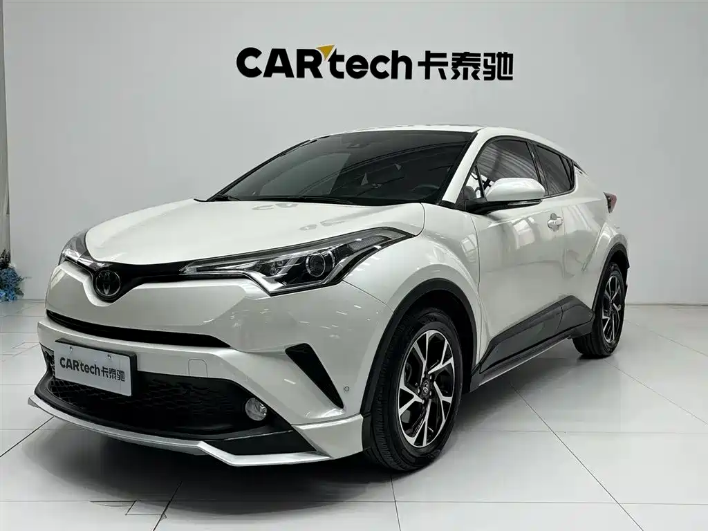 Toyota C-HR 2019 — фото 1