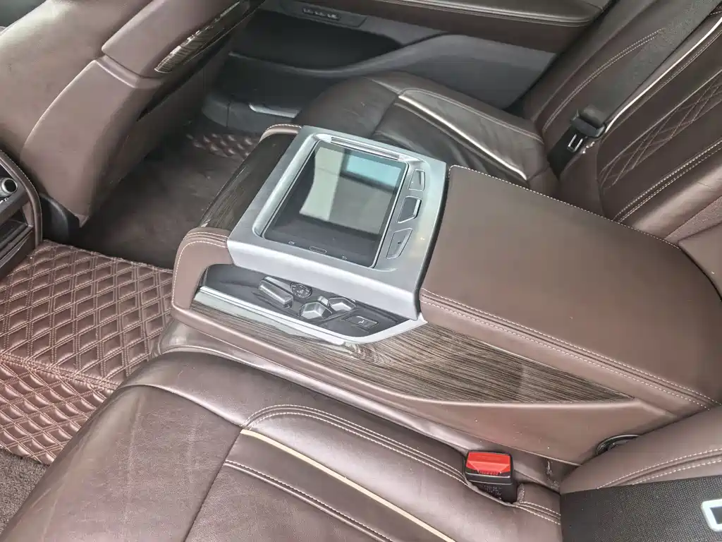 BMW 7 Series 2021 — фото 10