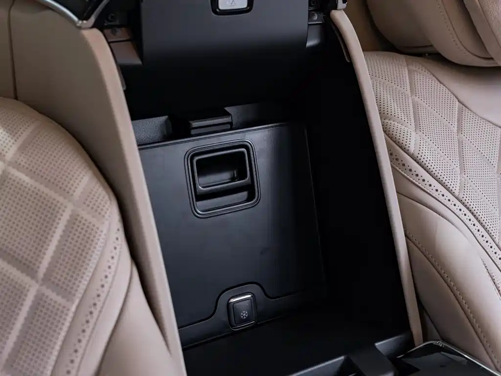 Mercedes-Benz Maybach S-Class 2020 — фото 24