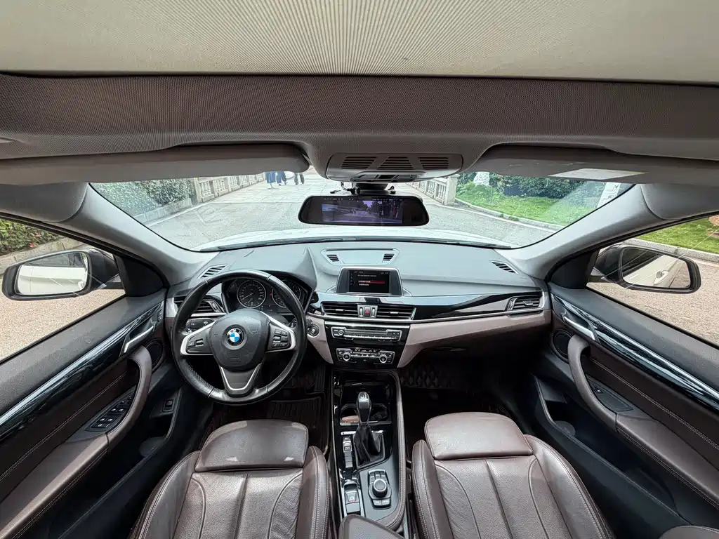 BMW X1 2018 — фото 12