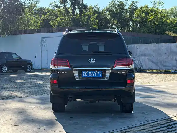 Lexus LX 2013
