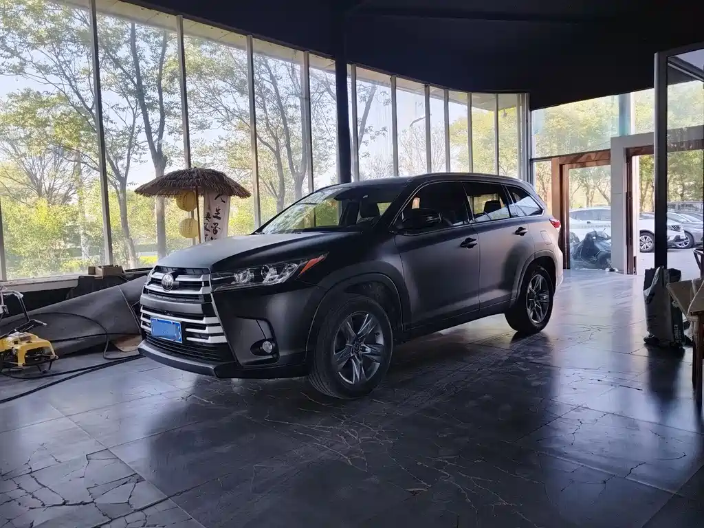 Toyota Highlander 2018 — фото 1