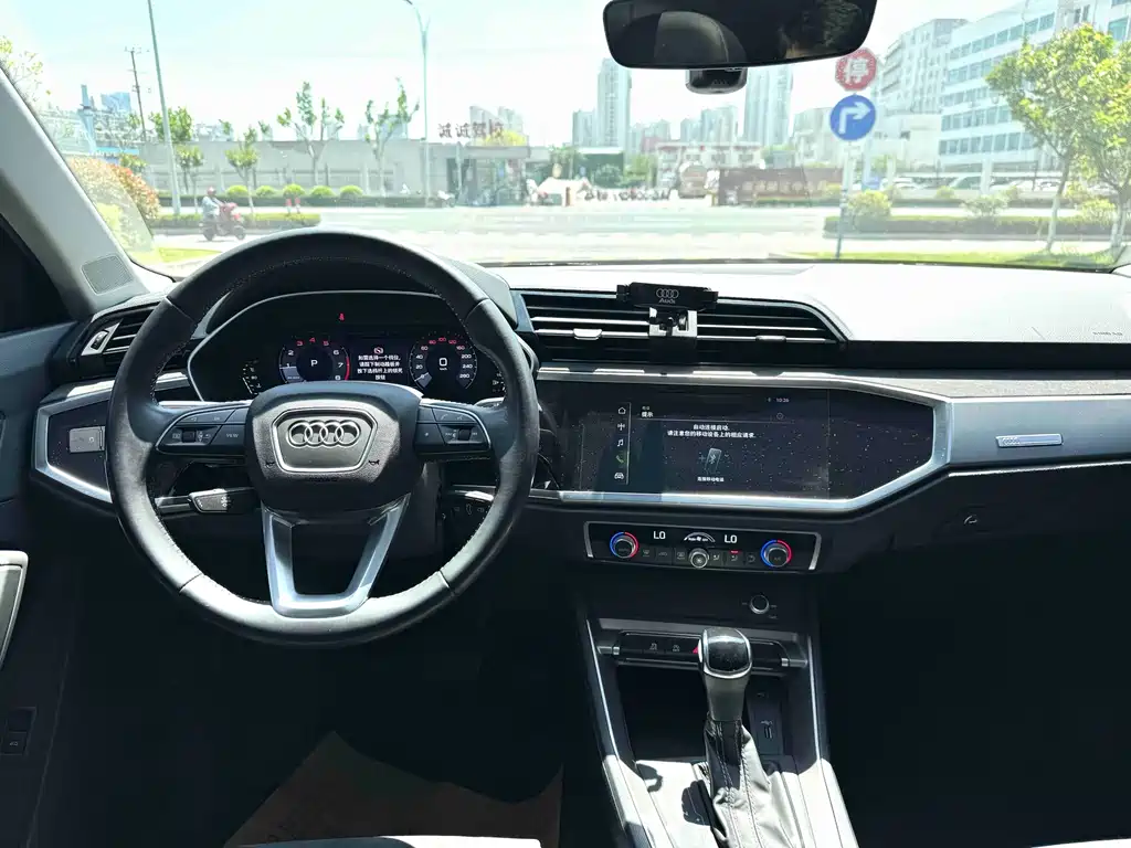 Audi Q3 2021
