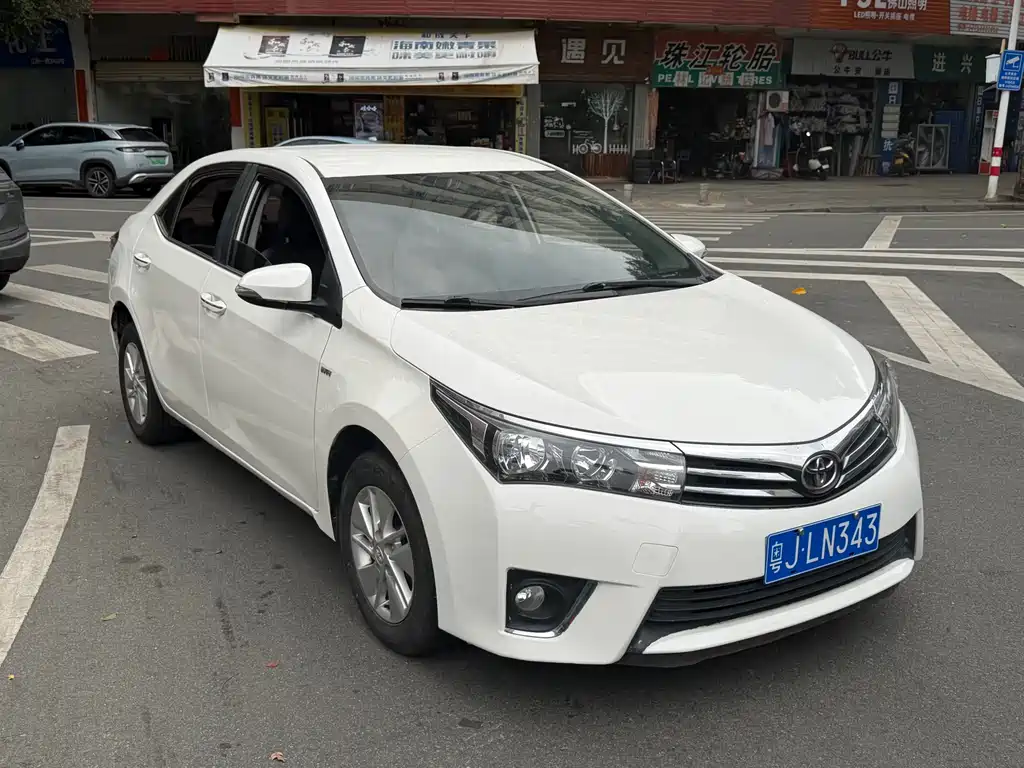 Toyota Corolla 2018 — фото 1